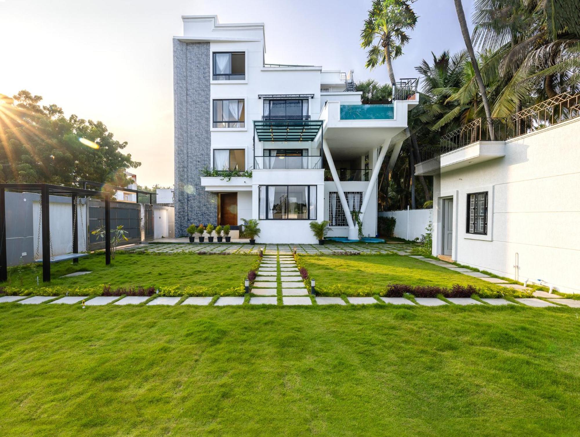 The Serene Shores - Luxury Private Villa بونديتْشيري المظهر الخارجي الصورة